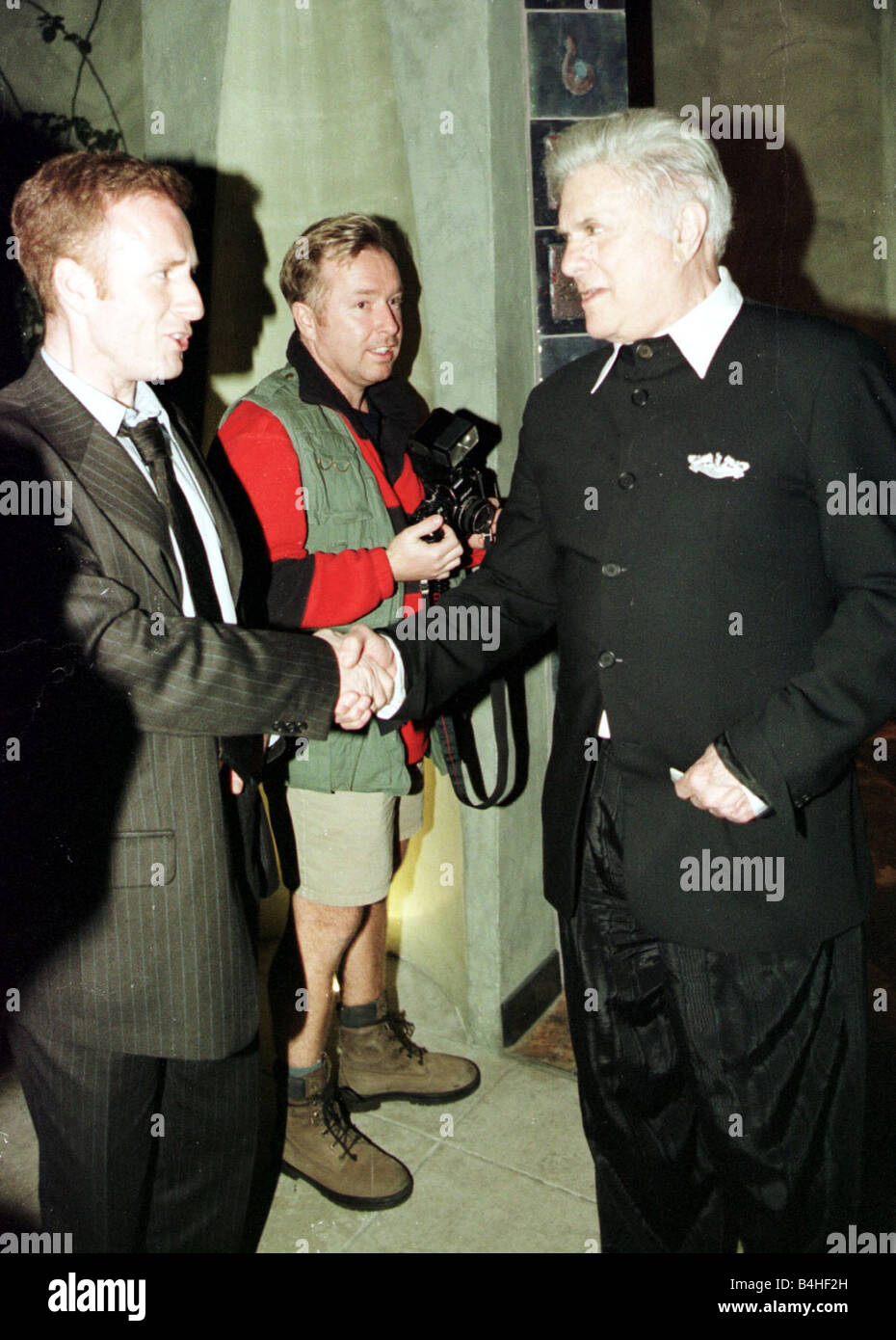 Tony Curtis actor meets Mirror man Nic North April 1998 whilst leaving a Beverly Hills Restaurant Stock Photo
