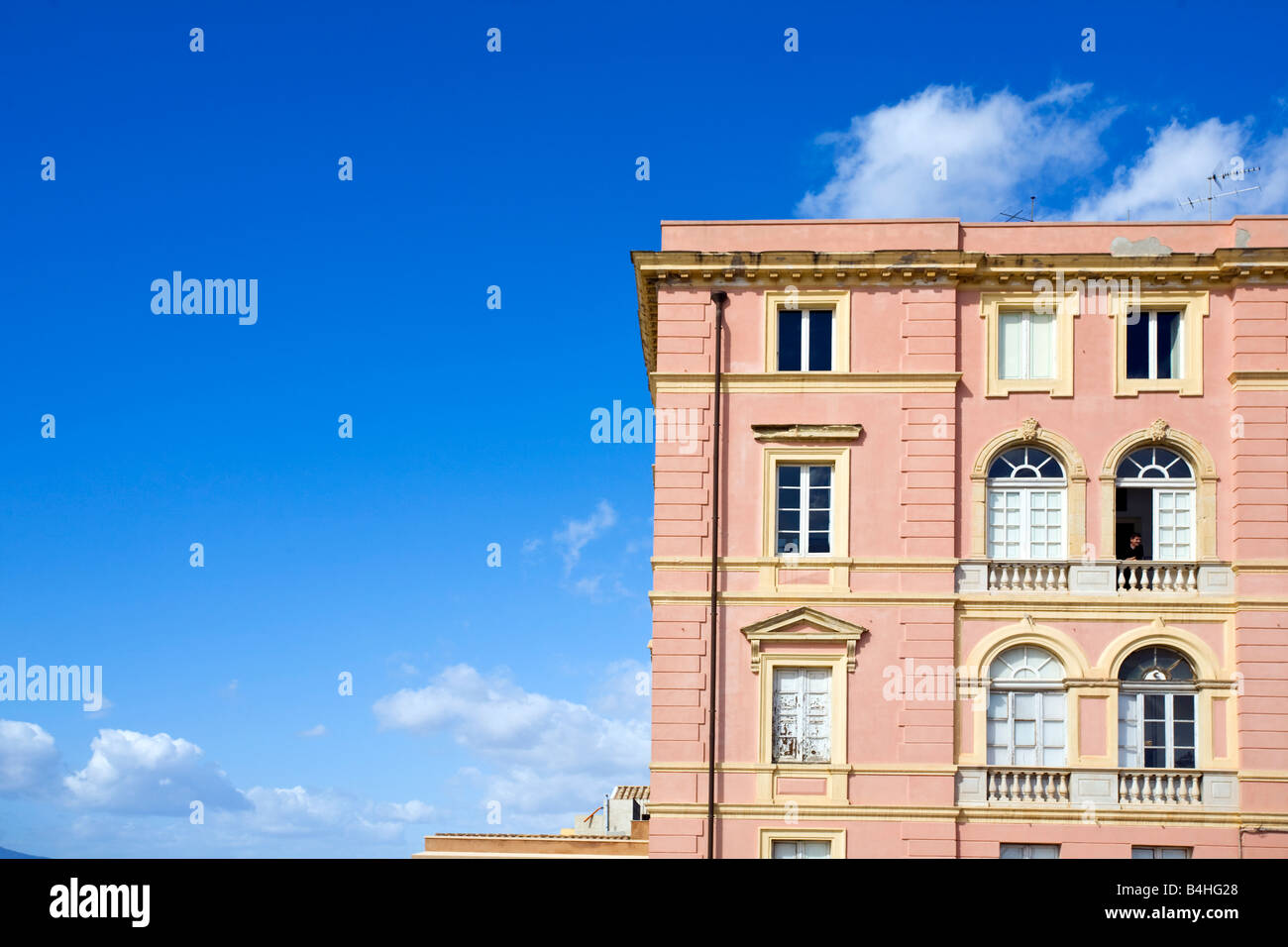 In the pink house or blue house hi-res stock photography and images - Alamy