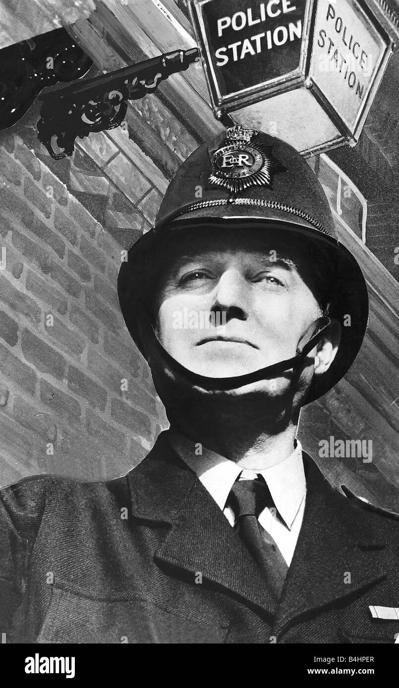 Jack Warner actor who starred as Dixon of Dock Green dressed as a policeman On this day 24 October British actor Jack Warner best known for his role as Dixon of Dock Green celebrated his birthday DBase Mirrorpix com 2003 Mirrorpix Stock Photo
