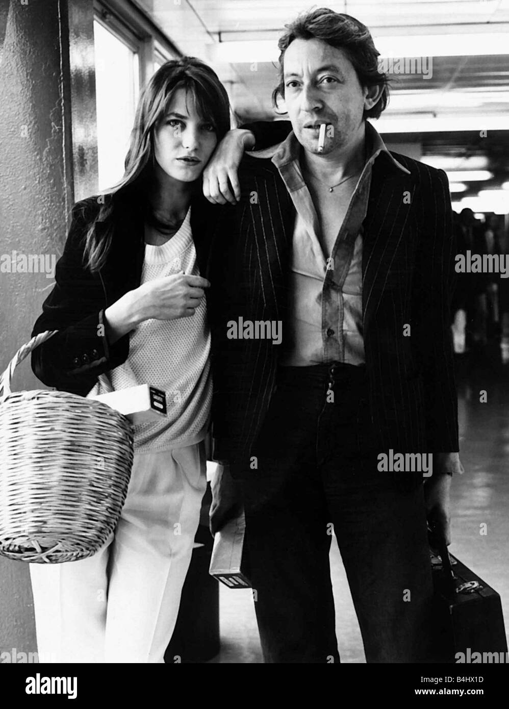Serge Gainsbourg French Composer Musician With Wife 1977 English Actress Jane Birkin Stock Photo Alamy