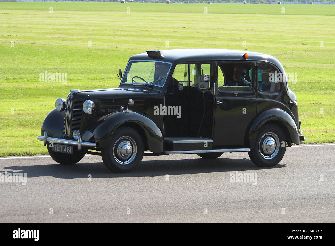 Austin FX3 London Taxi Stock Photo - Alamy