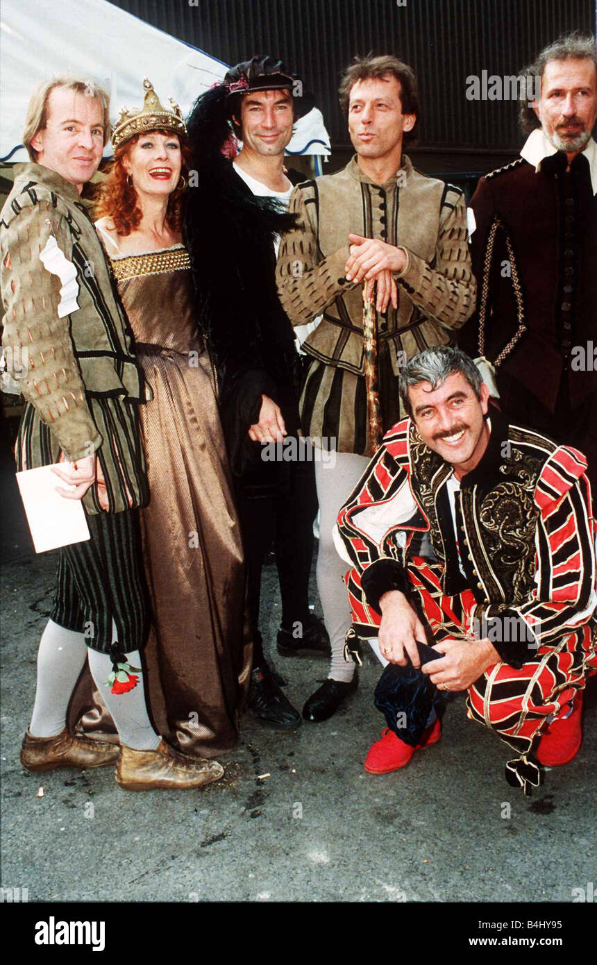 Timothy Dalton actor Performance of Hamlet at the site of the Rose Theatre June 1989 Dbase MSI Stock Photo
