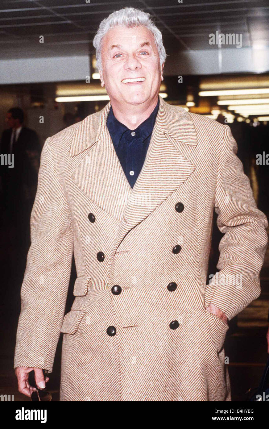 American actor Tony Curtis at Heathrow Airport November 1988 dbase MSI Glossary Stock Photo
