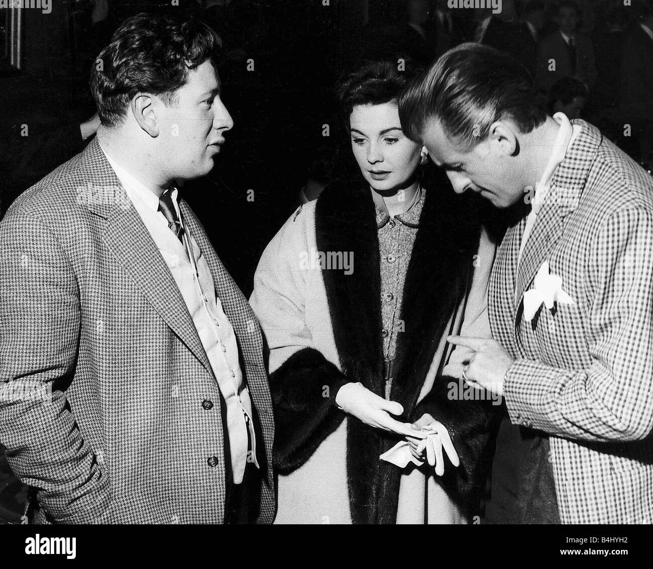 Actor Peter Ustinov with actress Jean Simmons and actor Stewart Granger at the Royal Command Film Show November 1954 January 31st marks the birthday of Jean Simmons Actress lafjan05 Stock Photo