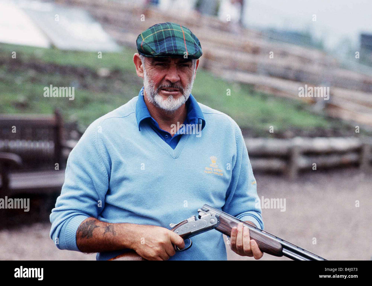 Sean Connery clay shooting at Gleneagles in Scotland June 1988 MSI Stock  Photo - Alamy