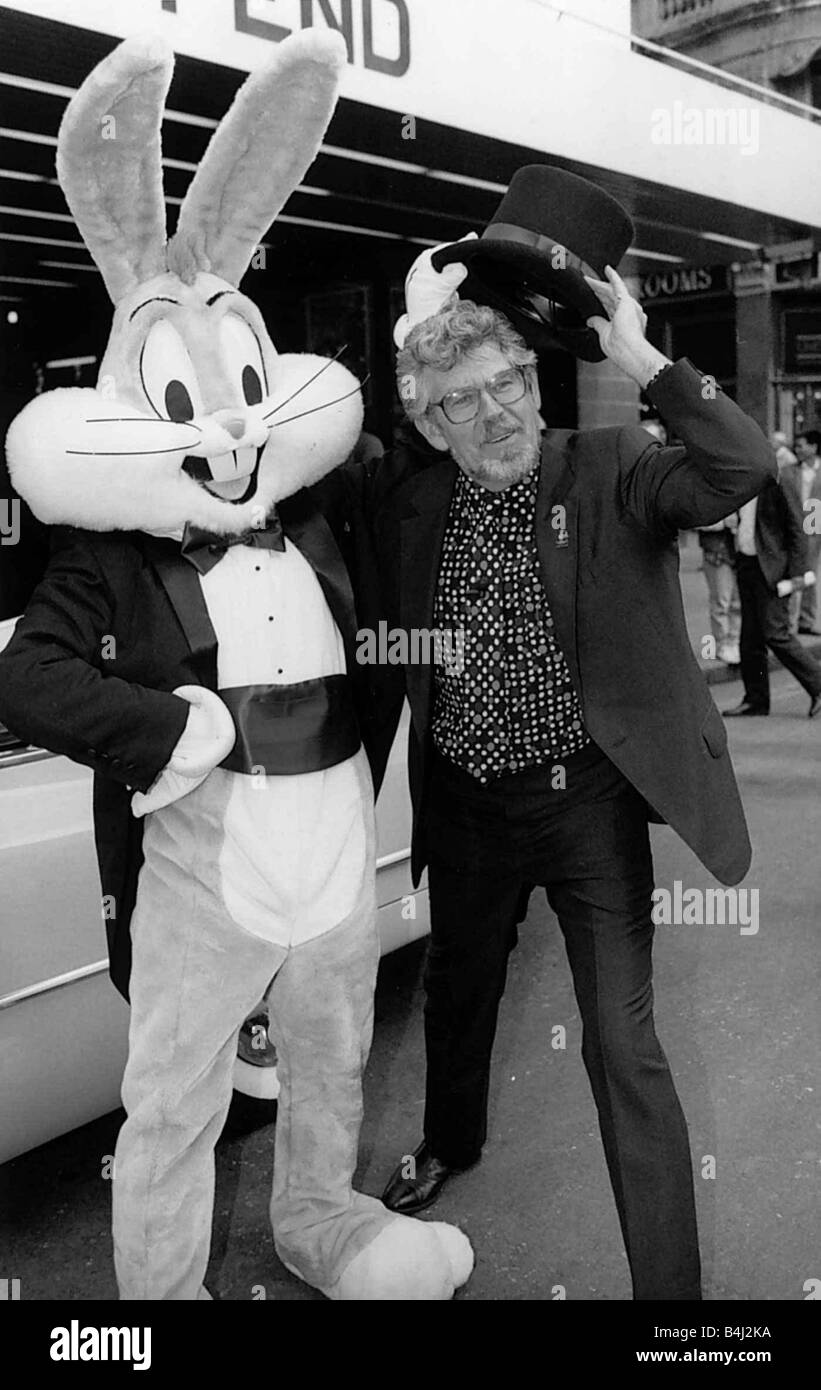 Rolf Harris Australian entertainer meets Bugs Bunny 1990 Stock Photo