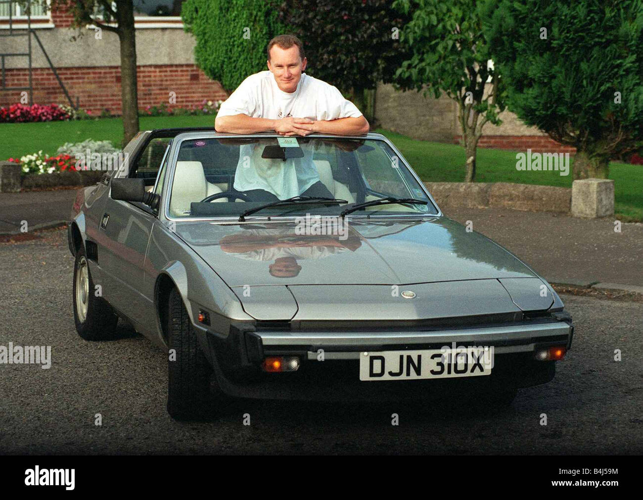 EWAN BROWN WITH HIS FIAT X19 13TH OCTOBER 1997 ROAD RECORD SUPPLEMENT Stock Photo