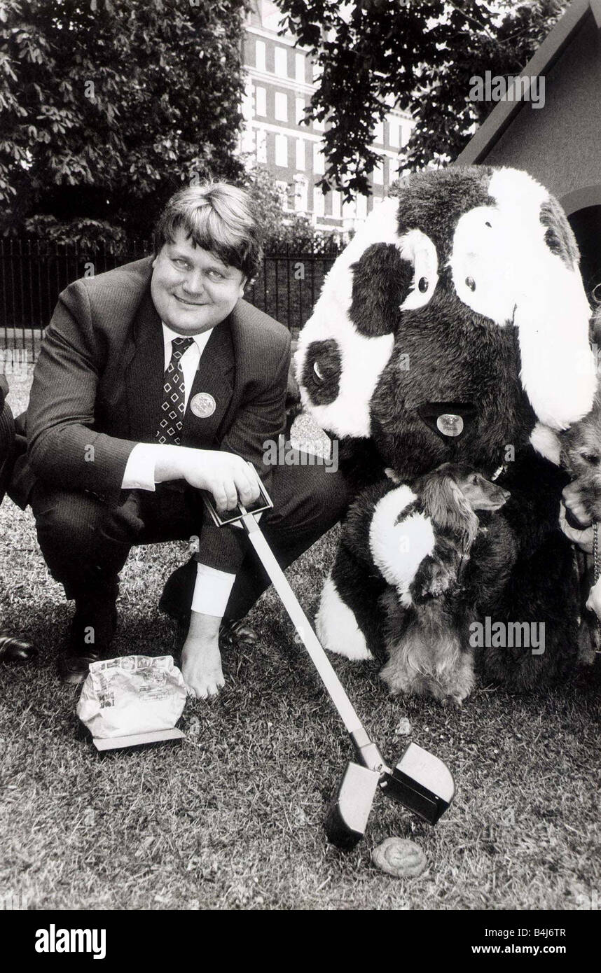 Lord Strathclyde launches the Scoop the Poop Campaign seen here with