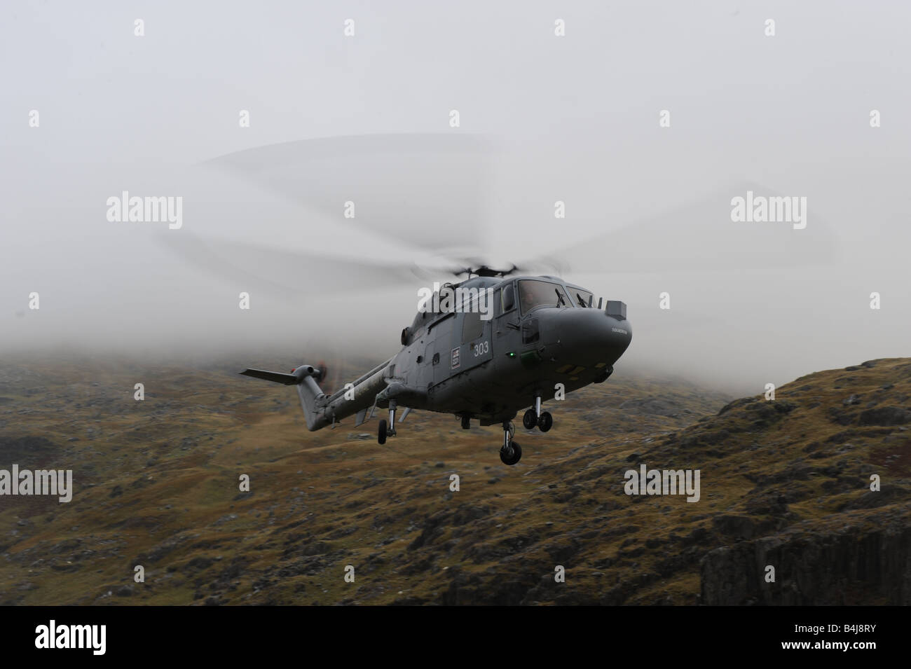 British army lynx helicopter hi-res stock photography and images - Alamy