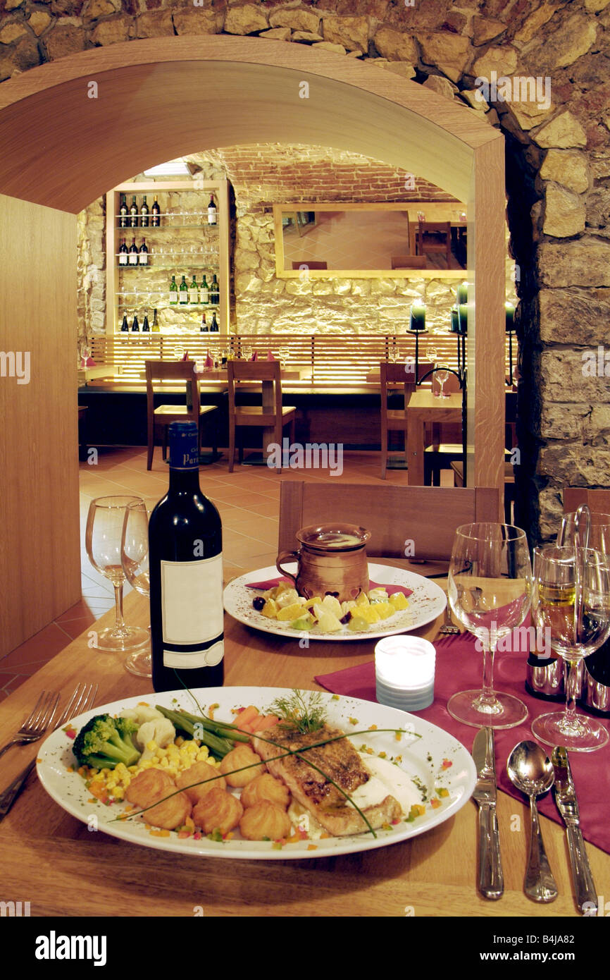 Wine cellar restaurant Stock Photo Alamy