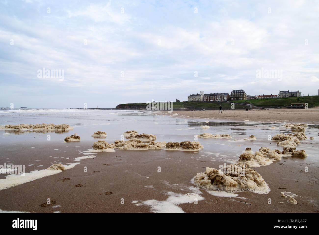 Water pollution in the sea at Tynemouth beach. Stock Photo