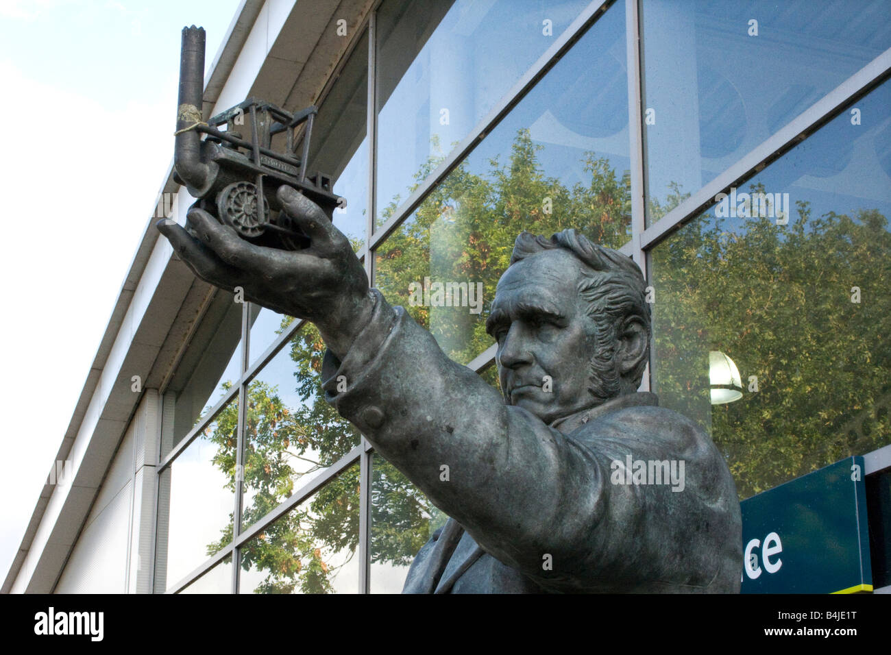 Statue of Railway Engineer George Stephenson outside Chesterfield Railway Station unveiled in 2005 Stock Photo
