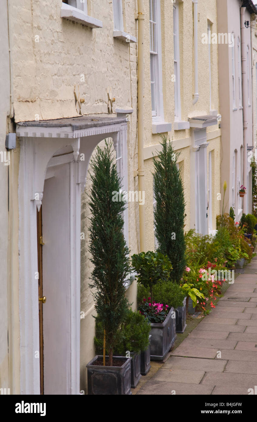 Typical row british terraced houses hi-res stock photography and images ...