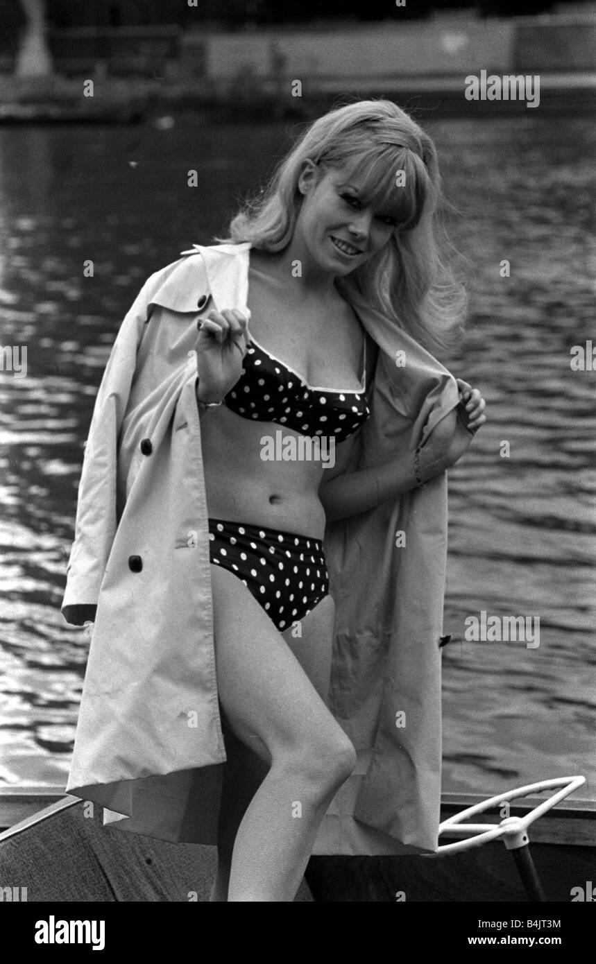 Wendy Richard May 1966 Actress and Model aged 19 years old wearing Weaver G...