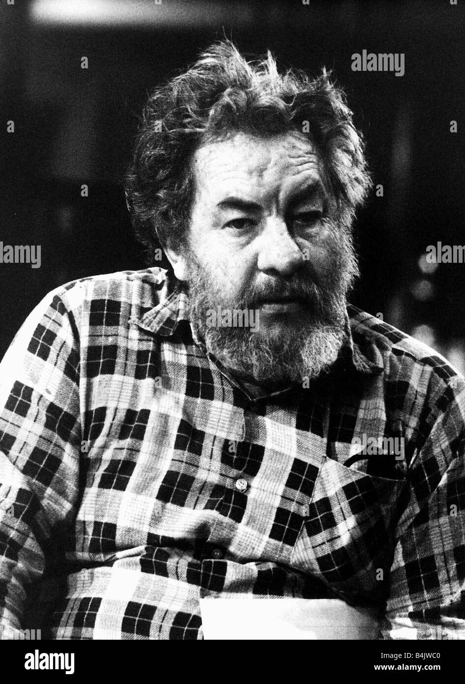 Leo McKern Actor February 1977 Stock Photo Alamy