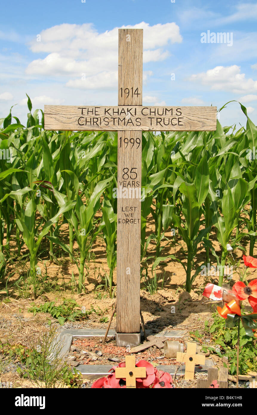 Christmas Truce Memorial Cross, St Yvon, Belgium, where Captain Bruce Bairnsfather created 'Old Bill'. Stock Photo