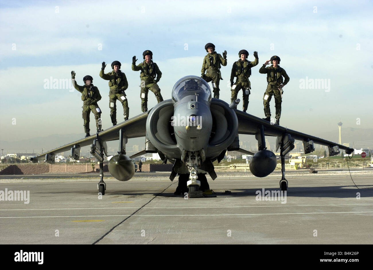 Harrier pilots from 1 Squadron Mrch 2001 get ready for Mock war at Red Flag in the Nevada USA FROM LEFT ARE FLT LT PAUL LAUGHARNE SDN LDR GARY WATERFALL WNG CMDR SEAN BELL FLT LT AARON LAUDER FLT LT MARK GREEN AND FLT LT CHRIS AVERTY LFEY003 Flight100 Stock Photo