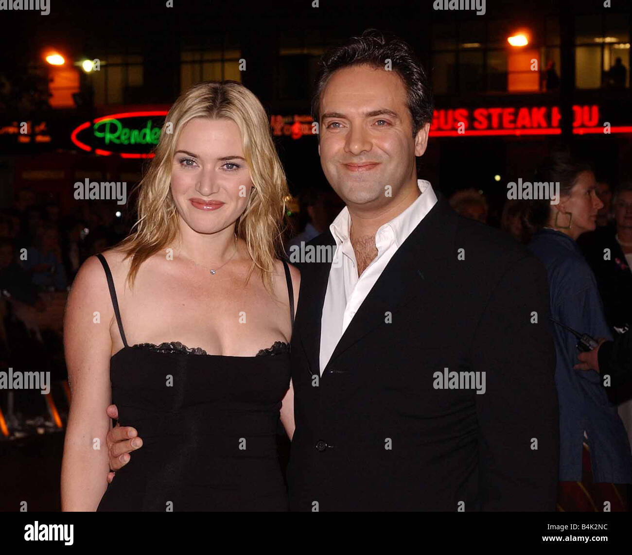 Actress Kate Winslet and director husband Sam Mendes at the premiere of his  latest film Road to Perdition with his partner 18th Stock Photo - Alamy