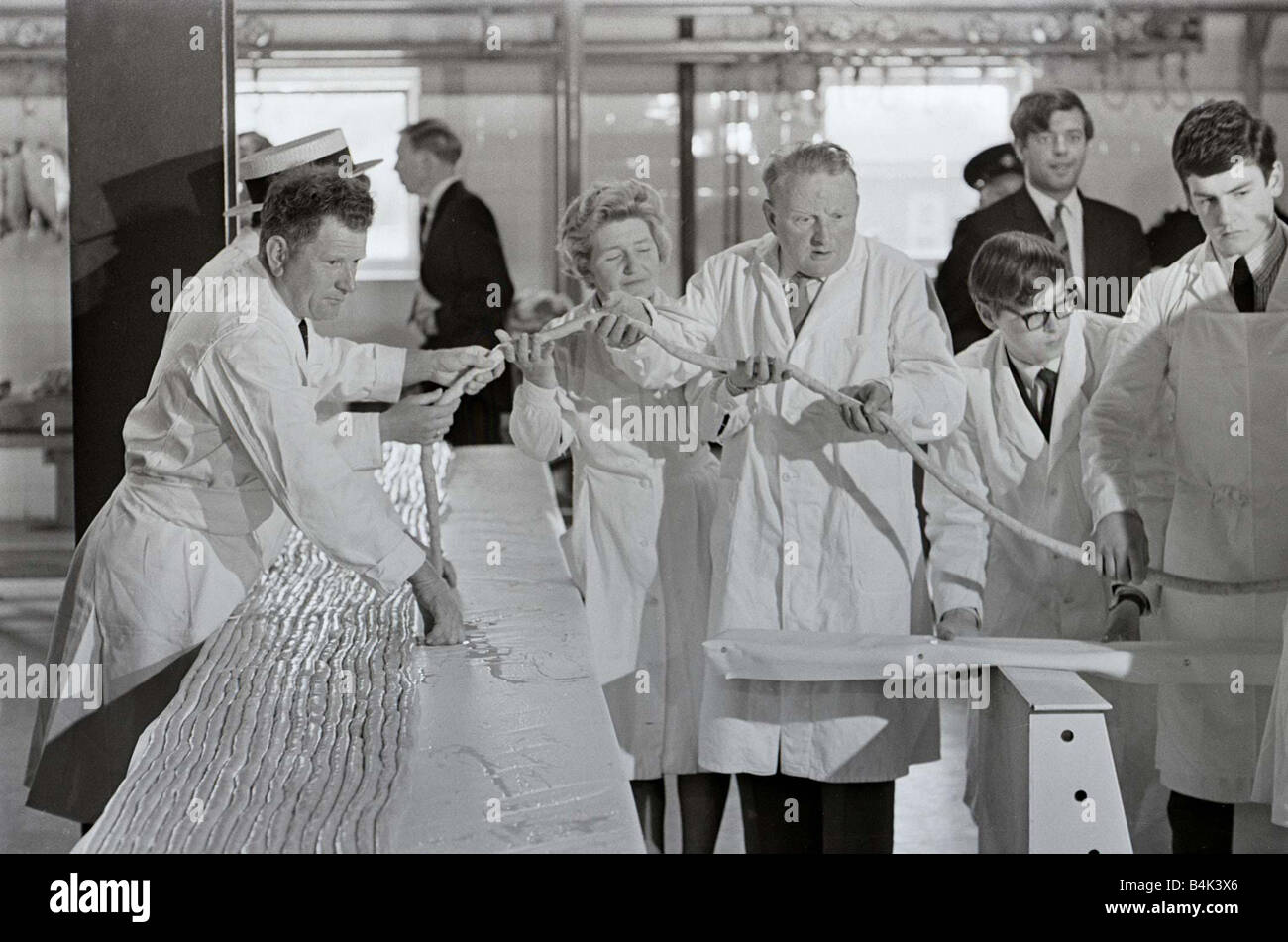 The World s Longest sausage measuring 3 124 feet was made in a susage