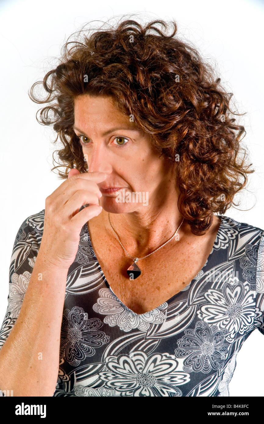 reducere convergenţă schimbător body language touching nose Eclipsă de