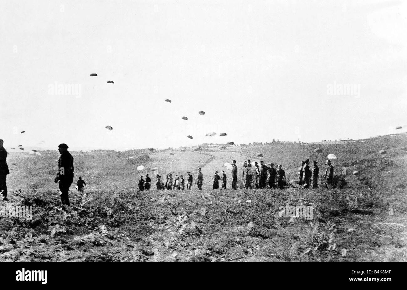 Parachute france ww2 Black and White Stock Photos & Images - Alamy