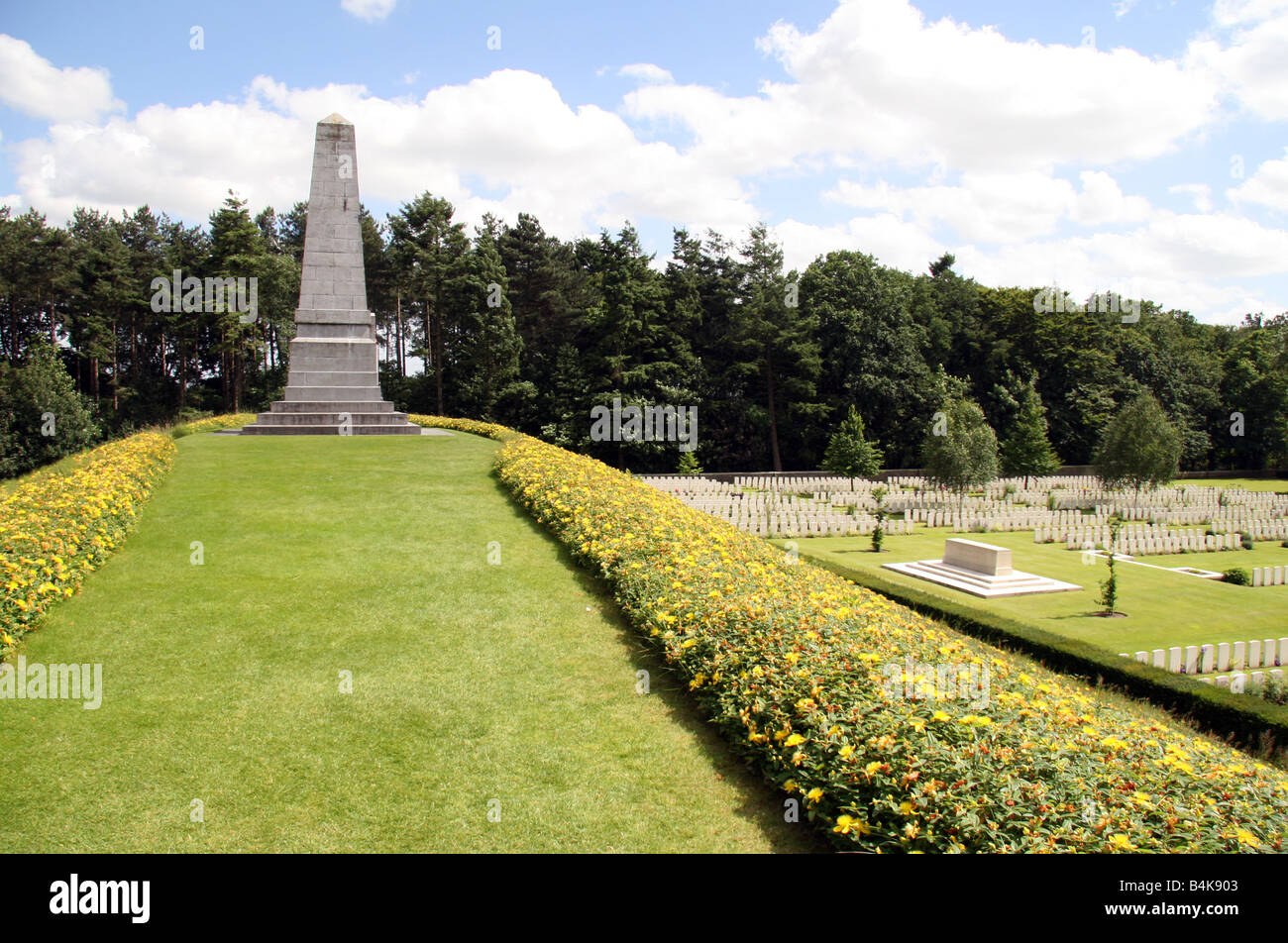 The Fifth Austalian Memorial & Buttes New British Cemetery, Polygon Wood, Zonnebeke, Belgium. Stock Photo