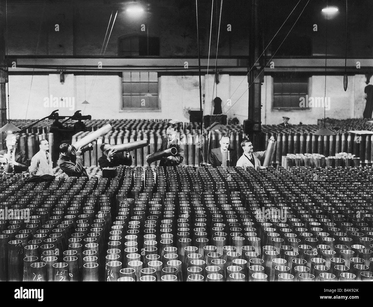 Munitions factory ww2 hires stock photography and images Alamy