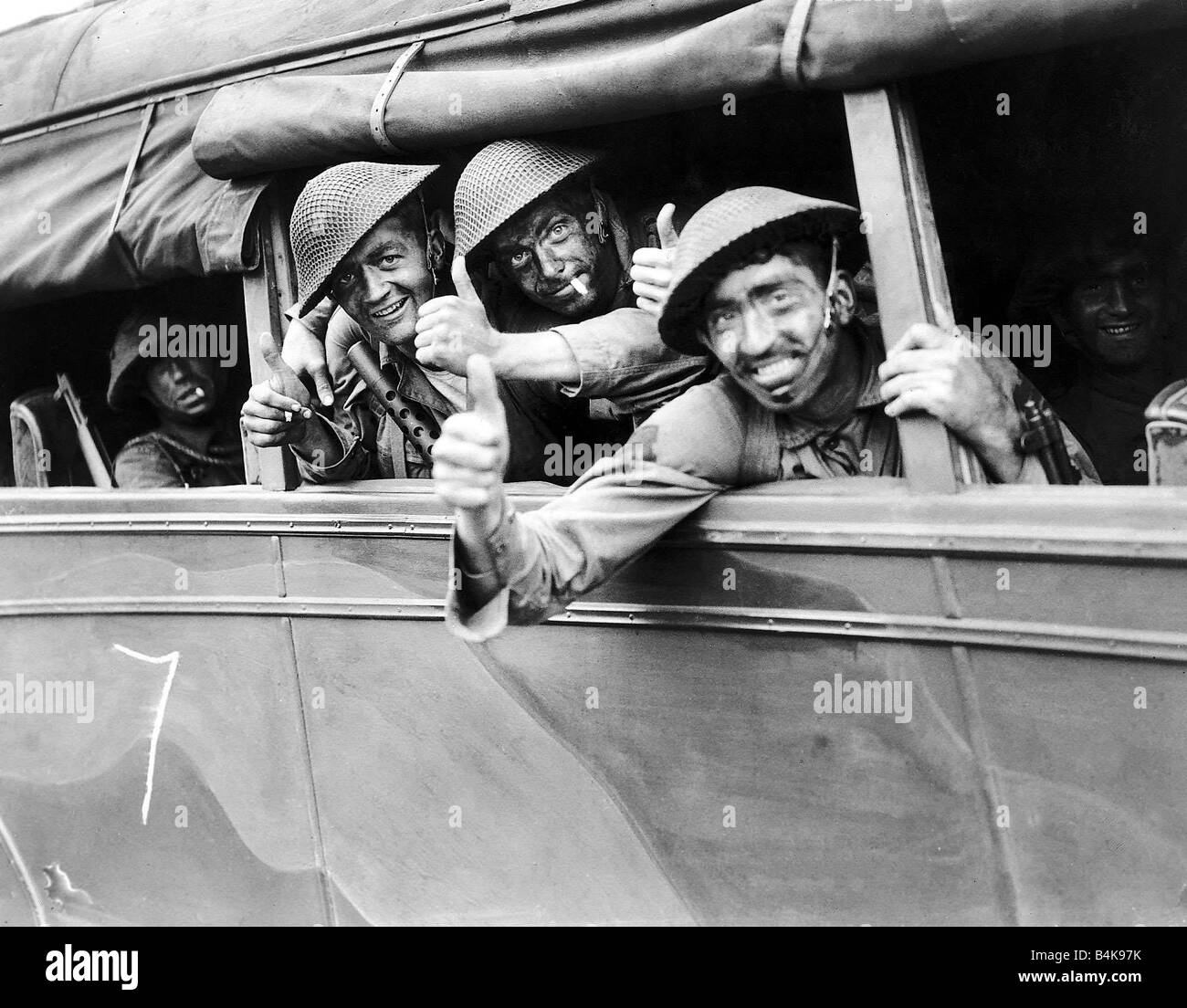 WW2 Commandos give the thumbs up August 1942 after the combined operations raid on Dieppe Stock Photo