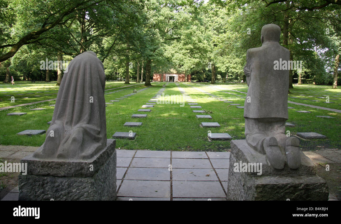 The Käthe Kollwitz’s statues (‘Die Eltern’ or The Parents) at the Vladslo German Soldiers’ Cemetery, Belgium. Stock Photo