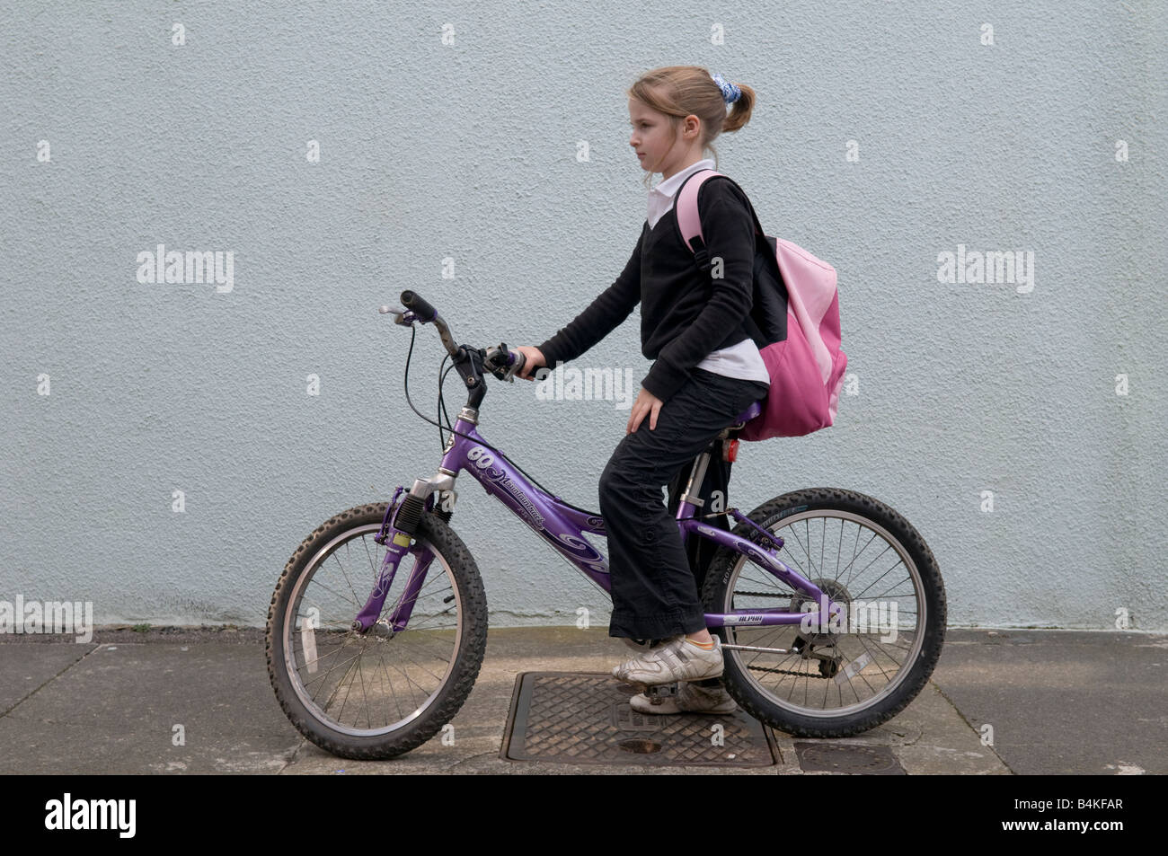 Old child bike hi res stock photography and images Alamy