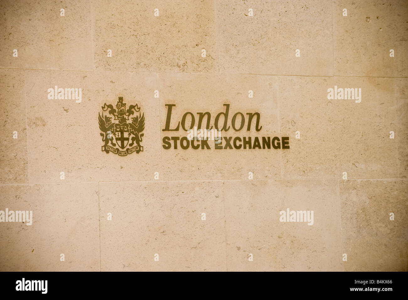 Inside the london stock exchange hi-res stock photography and images - Alamy