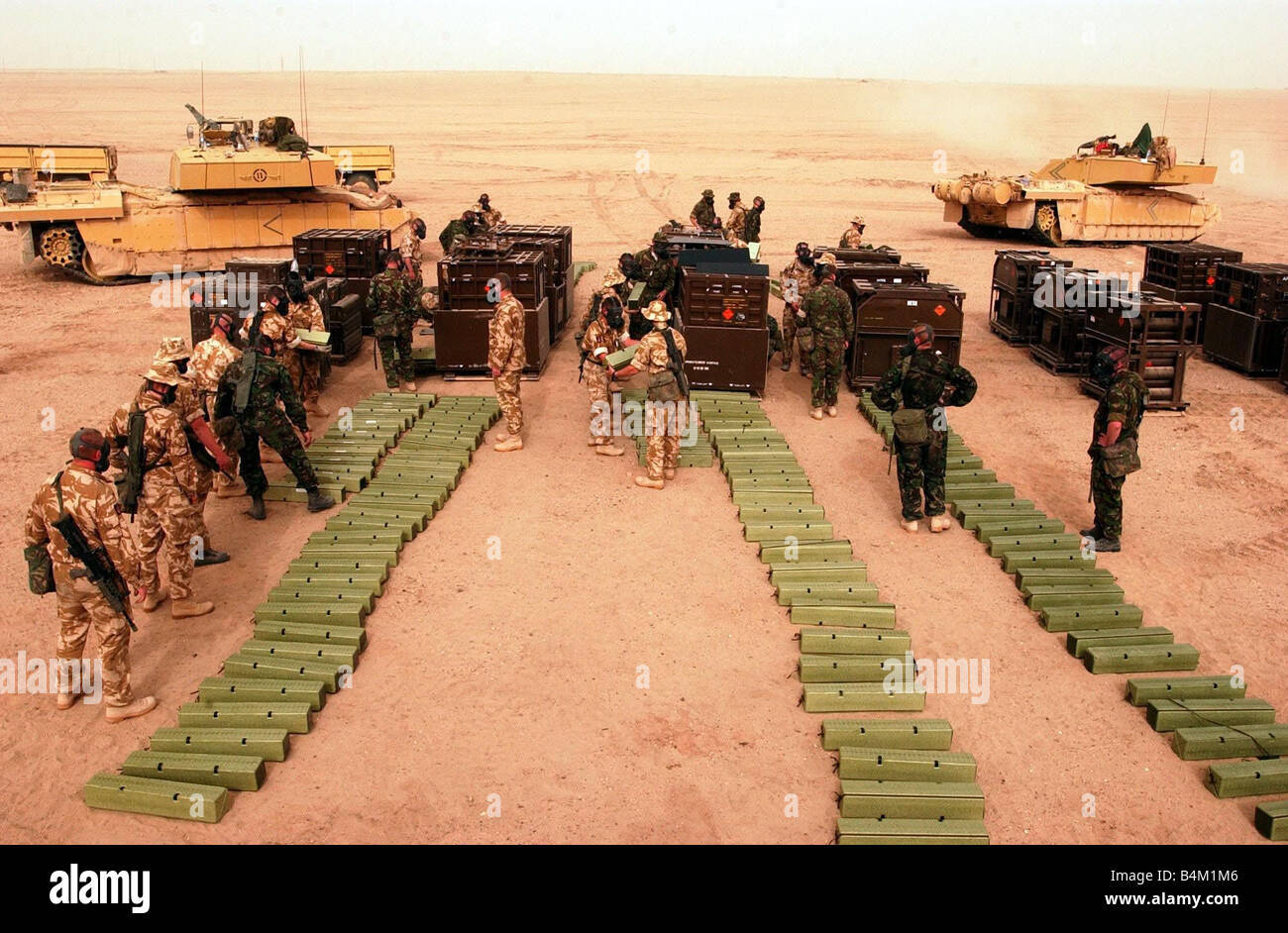 Iraq War 2003 Royal Scots Dragoon Guards load up their tanks with ammunition in Kuwait prior to the invasion of Iraq Stock Photo