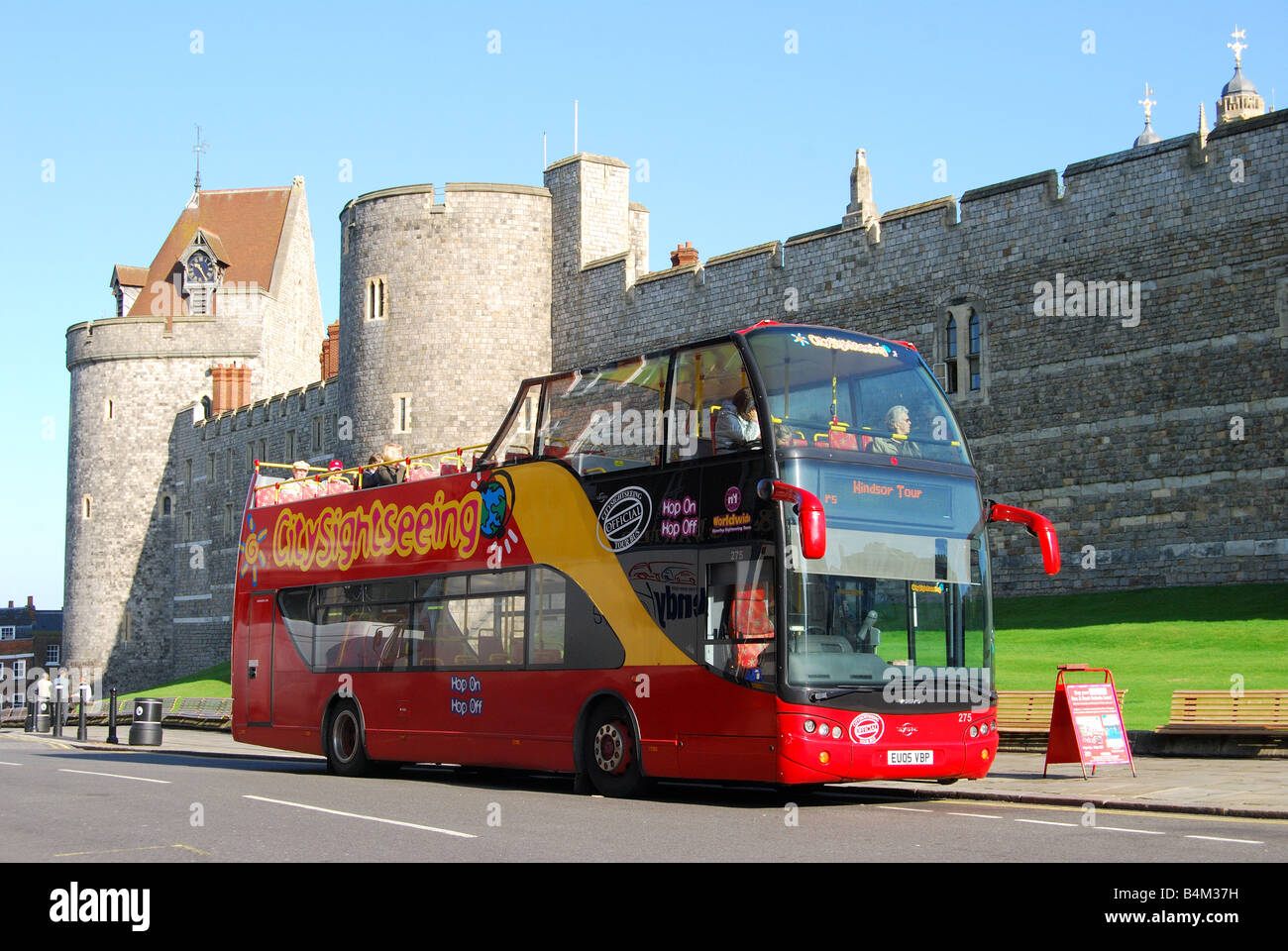 City sightseeing open-top bus by Windsor Castle, Windsor, Berkshire, England, United Kingdom Stock Photo