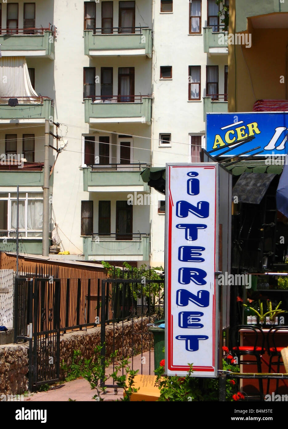 Internet café asia middle east hi-res stock photography and images - Alamy