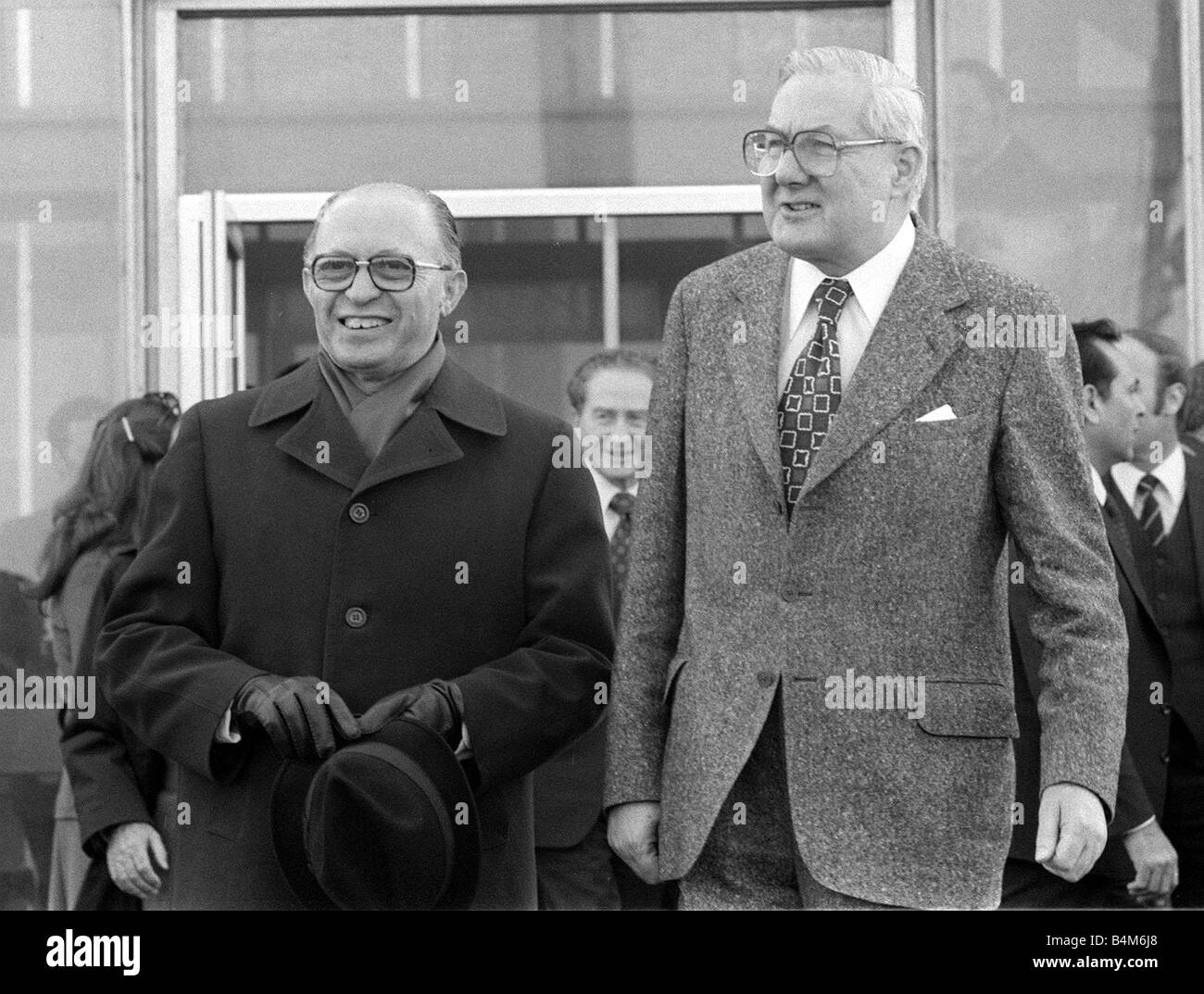 Prime Minister James Callaghan MP March 1979 welcomes the Prime Minister of Israel Menachem Begin at Heathrow Airport Stock Photo