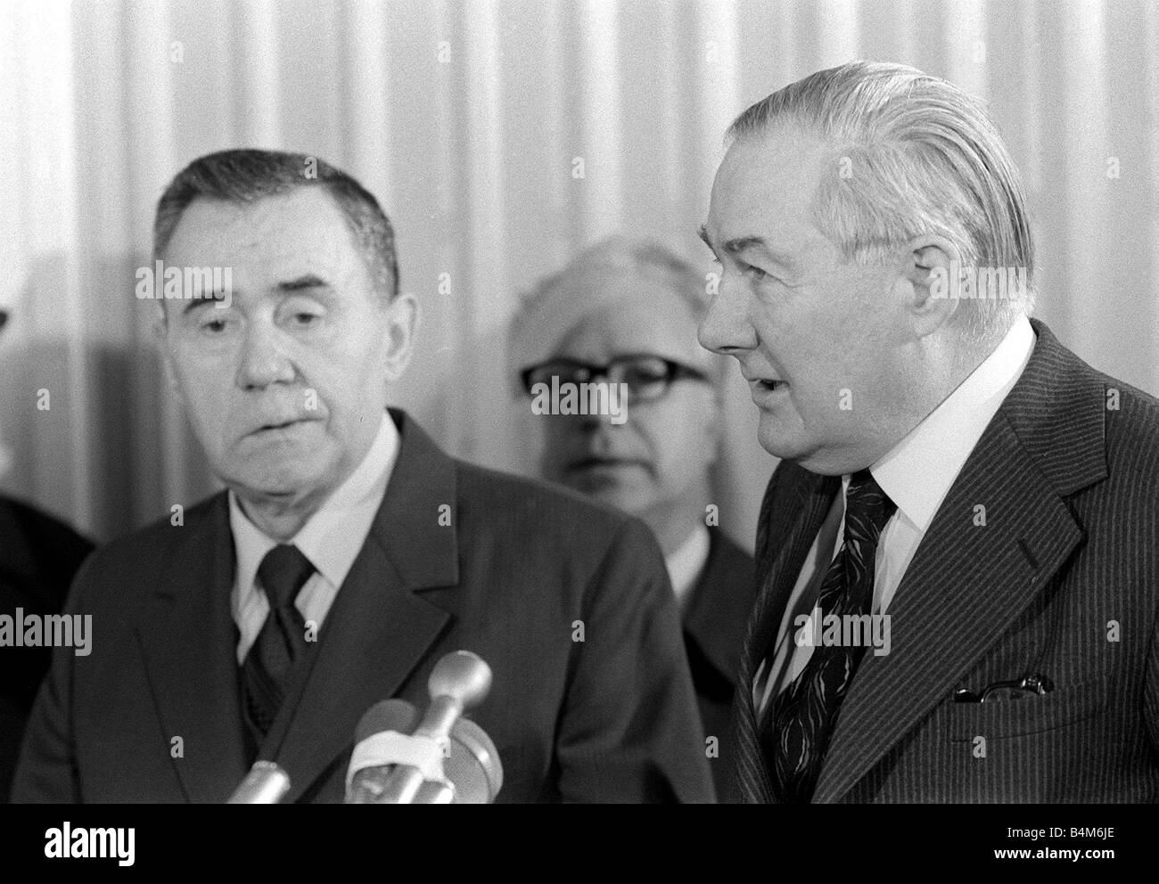 Prime Minister James Callaghan MP March 1976 with Soviet Foreign Minister Andrei Gromyko at Heathrow Airport Stock Photo