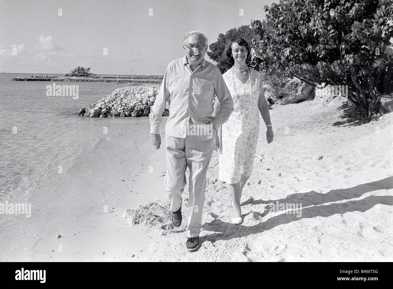 1970s family beach hi-res stock photography and images - Alamy