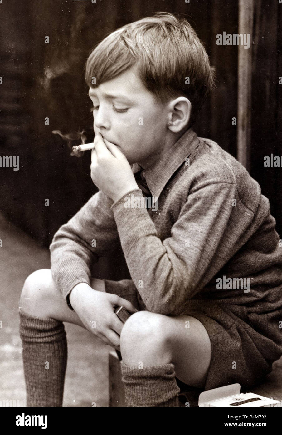 Smoking cigarette funny hi-res stock photography and images - Alamy Smoking cigarette funny hi-res stock photography and images - Alamy