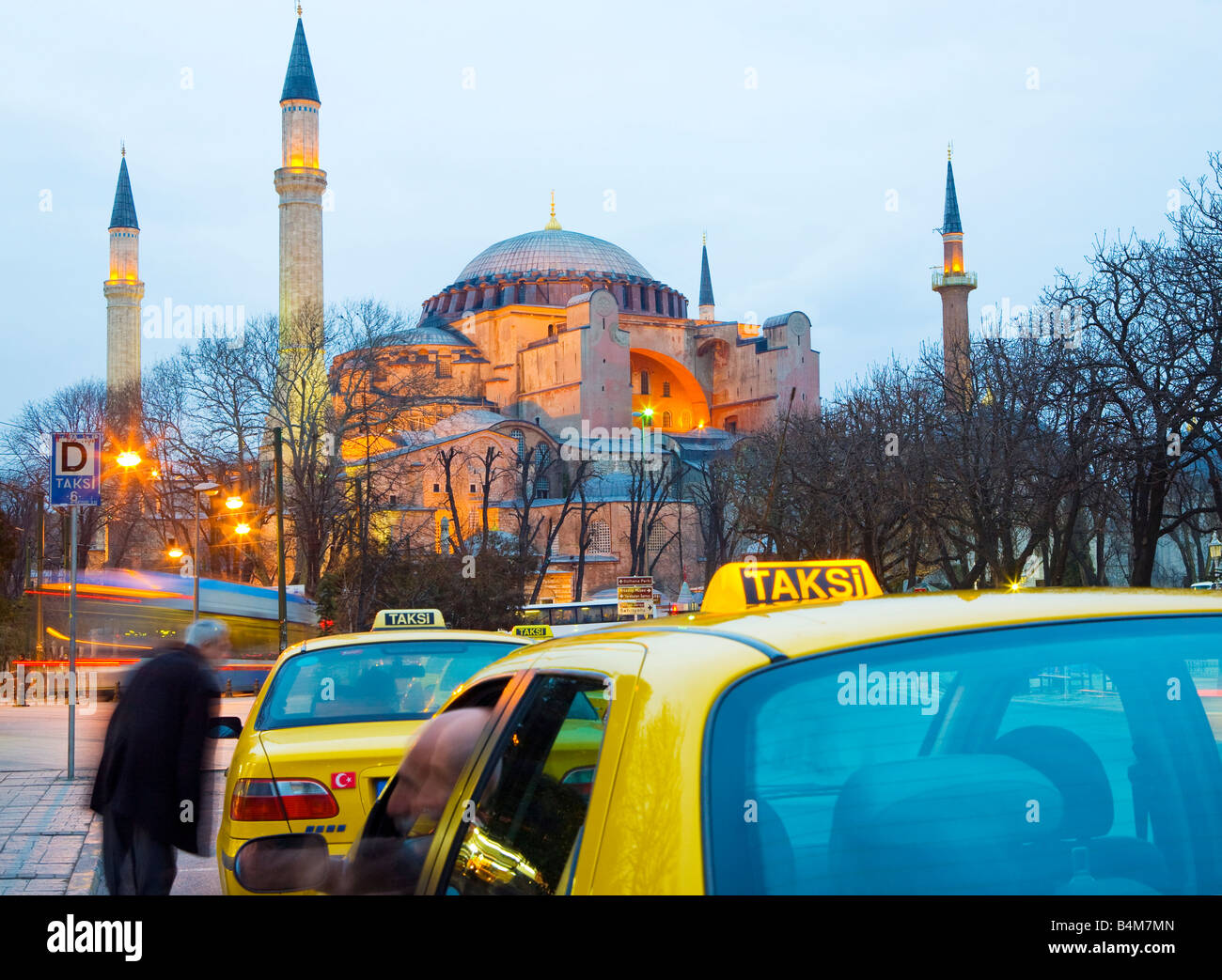Turkey, Istanbul, Sultanahmet district. Aya Sofya and taxis. Stock Photo