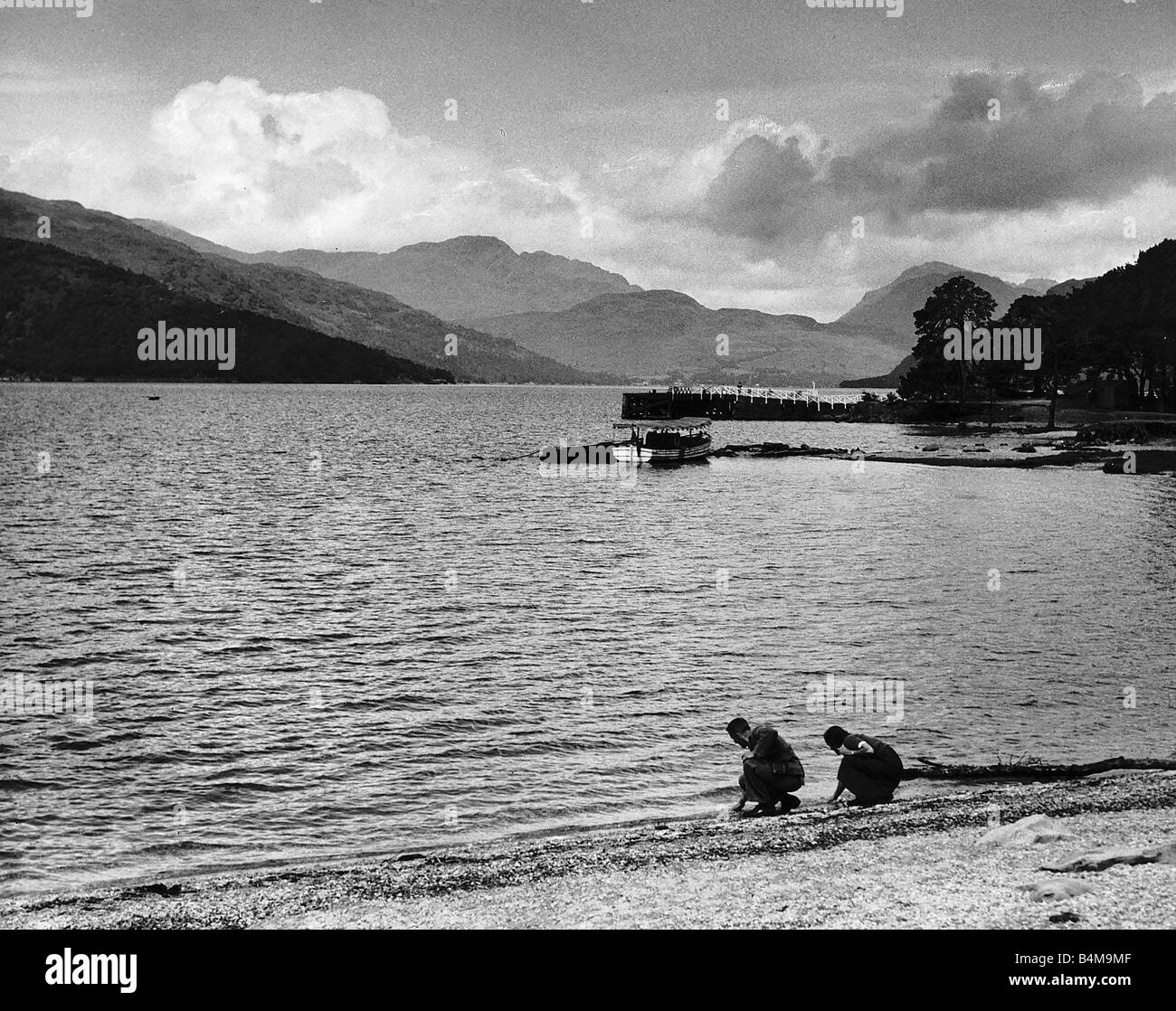 Loch lomond boats Black and White Stock Photos & Images - Alamy