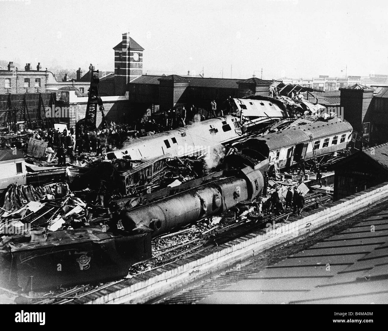 The scene of the rail crash at Harrow and Wealdstone station October ...