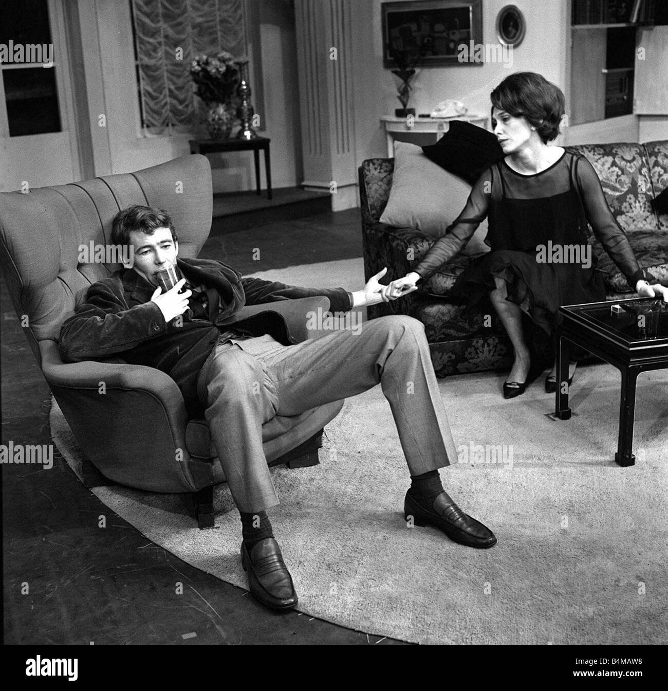 Peter O Toole actor with actress wife Sian Phillips Jun 1965 rehearsing for the play Ride a Cocked Horse at the Piccadilly Theatre London Stock Photo