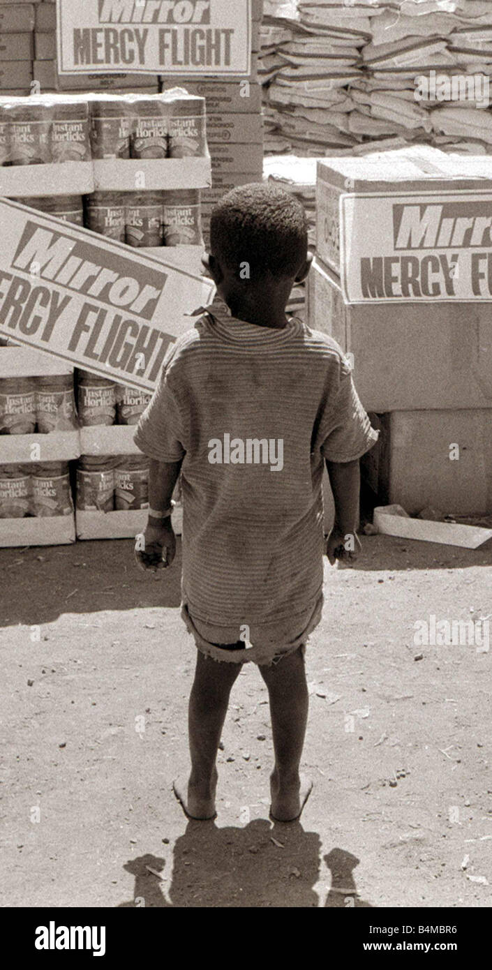 Ethiopia Famine November 1984 Mirror Mercy Flight labels on boxes Locals wait as supplies arrive Mirrorpix Stock Photo