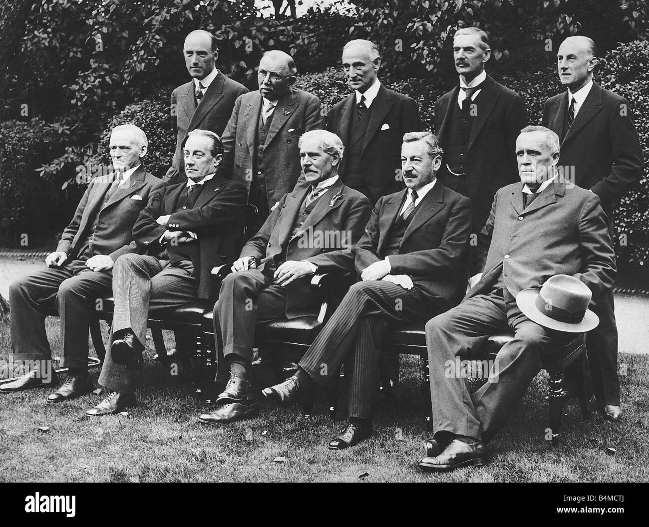 James Ramsay Macdonald with the Coalition Government Cabinet with Sir Philip Cunliffe Lister J H Thomas Lord Reading Neville Chamberlain Sir Samuel Hoare Philip Snowden Stanley Baldwin Sir H Samuel Lord Sankey Stock Photo