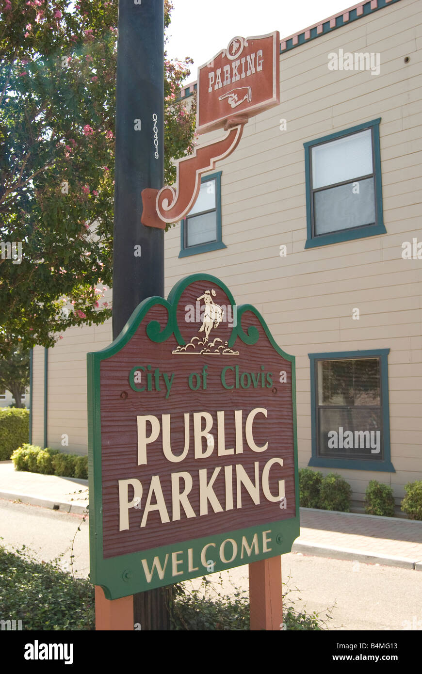 Public parking sign in downtown Clovis, California, a historic