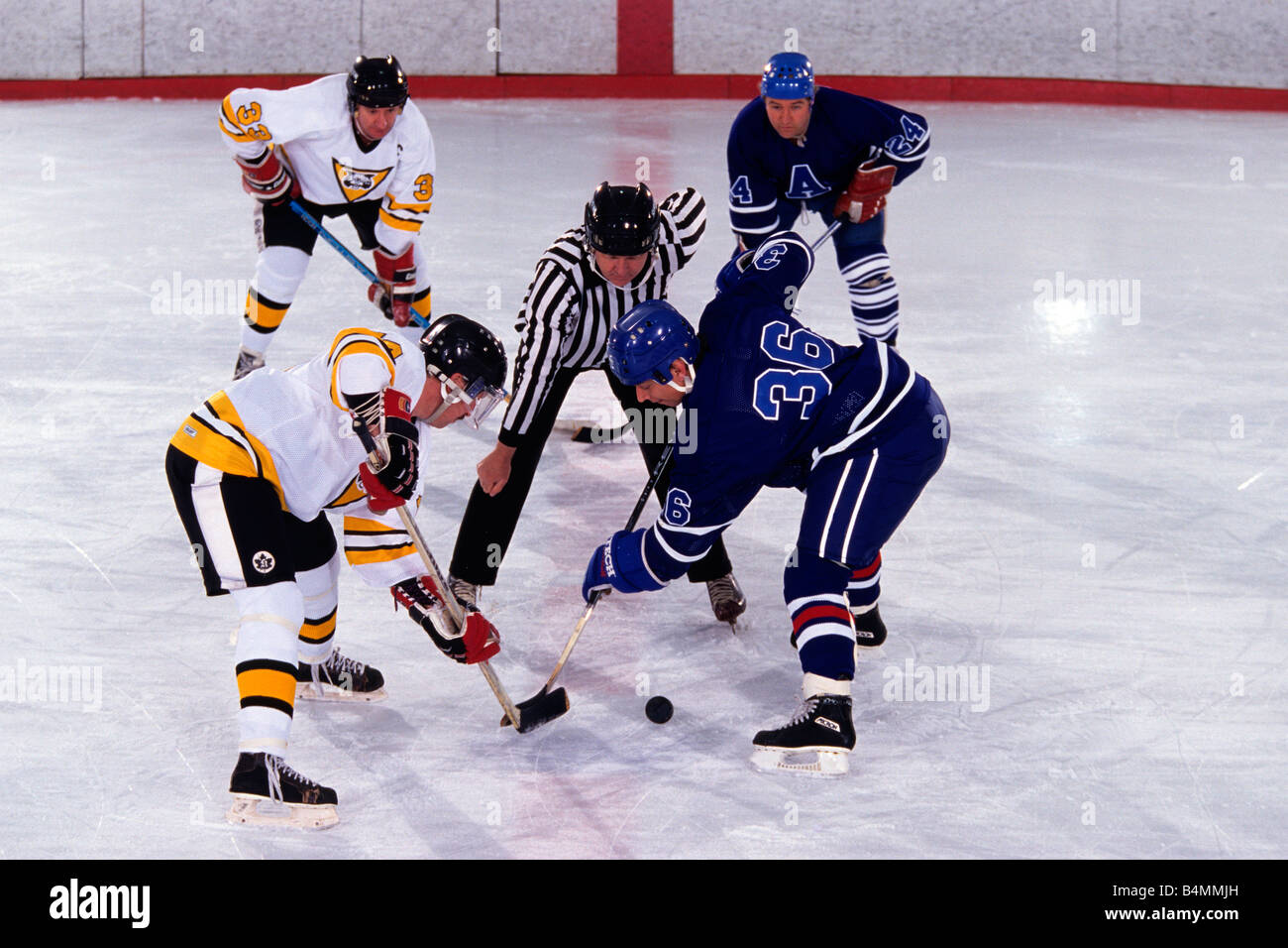 Ice Hockey face off Stock Photo Alamy