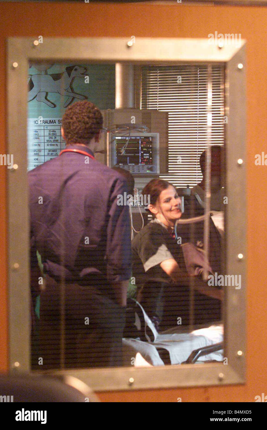 TV Programme Casualty August 2002 Behind The Scenes At Casualty Stock TV Programme Casualty August 2002 Behind The Scenes At Casualty Stock