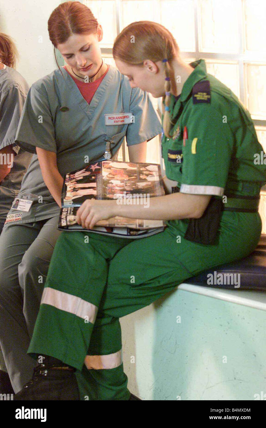 TV Programme Casualty August 2002 Behind The Scenes At Casualty Stock TV Programme Casualty August 2002 Behind The Scenes At Casualty Stock