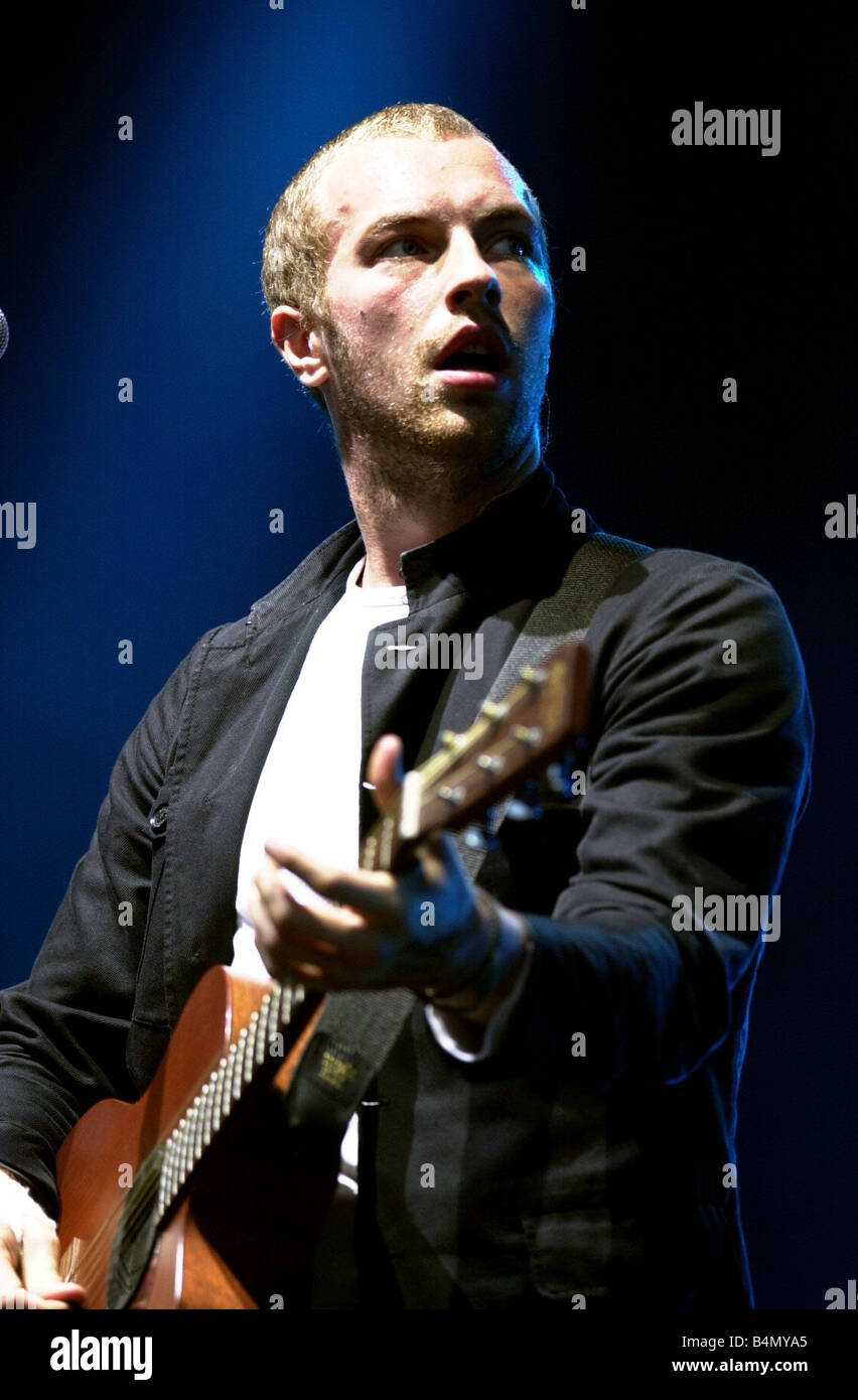 Chris Martin onstage at T In The Park July 2003 Stock Photo