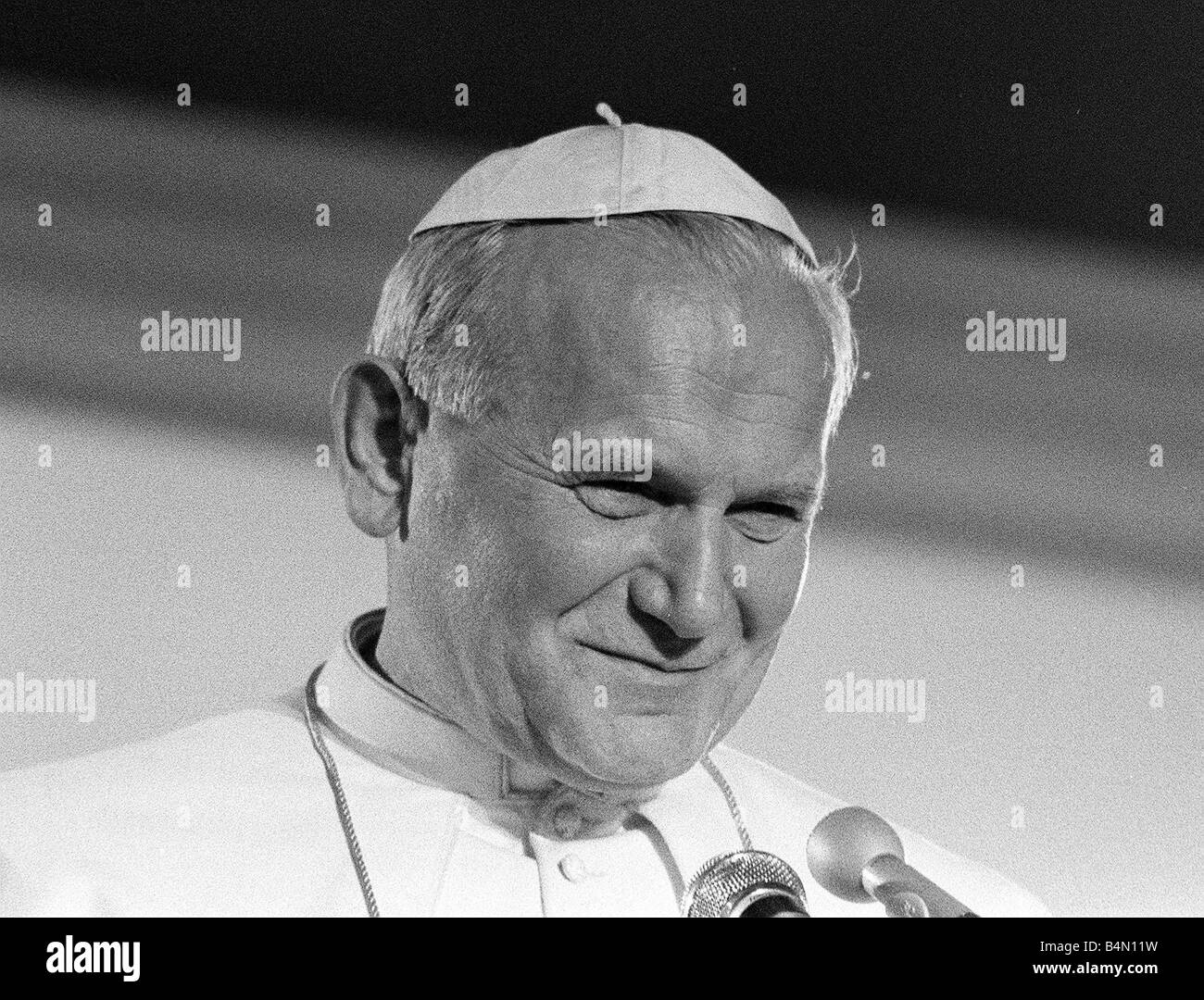 священник польских прихожан. ксендз польский священник. польский священник 6. польский священник 6. католический священник ульяновск.